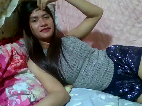 Snapshot of luna_veille chatting on June 7, 2026, 4:49 am luna veille online show from June 7, 2026, 4:49 am