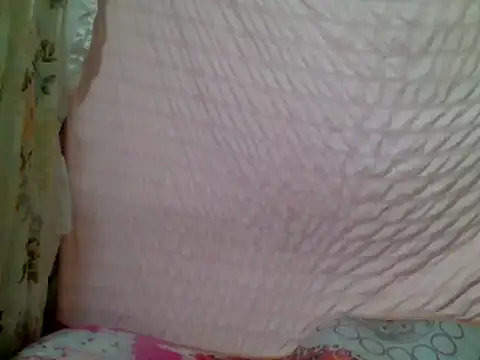 Snapshot of luna_veille chatting on June 9, 2026, 12:50 pm luna veille online show from June 9, 2026, 12:50 pm