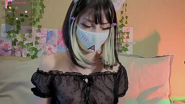 LunaNyanmi online show from June 7, 2026, 1:59 pm