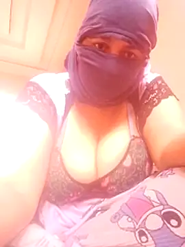 Snapshot of Monita-56 chatting on April 7, 2026, 9:43 am Monita-56 online show from April 7, 2026, 9:43 am