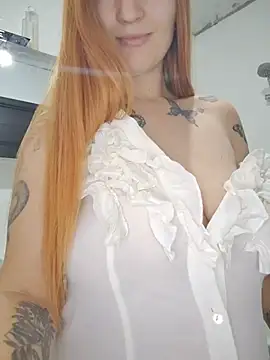 Snapshot of LeonaFox chatting on July 9, 2026, 6:34 pm LeonaFox online show from July 9, 2026, 6:34 pm