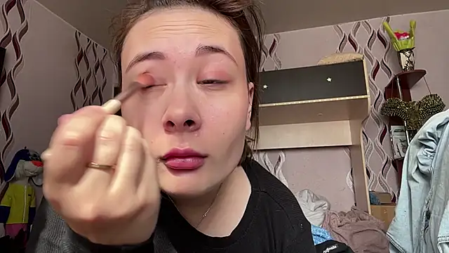  online show from April 15, 2026, 12:01 pm