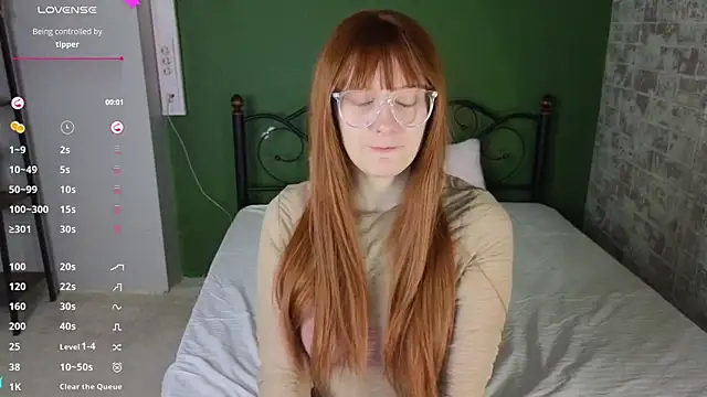 Snapshot of JessieWayy chatting on May 3, 2026, 8:20 am JessieWayy online show from May 3, 2026, 8:20 am