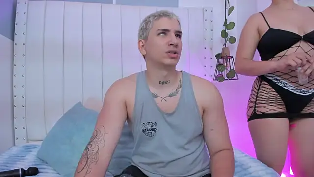 Snapshot of sebas_and_vanessa chatting on April 13, 2026, 7:19 pm sebas and vanessa online show from April 13, 2026, 7:19 pm