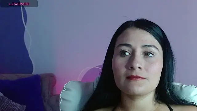 emilylondon 22 online show from April 8, 2026, 1:22 pm