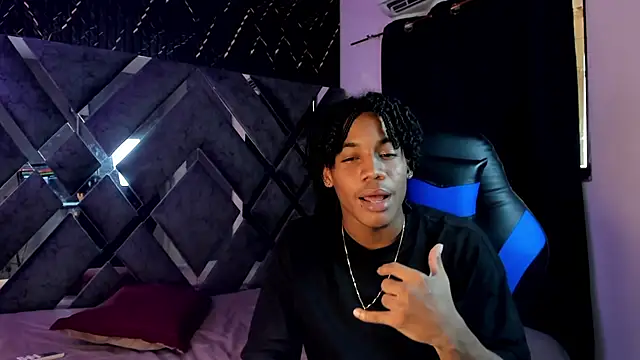 Snapshot of axel_silva4 chatting on April 30, 2026, 7:42 pm axel silva4 online show from April 30, 2026, 7:42 pm