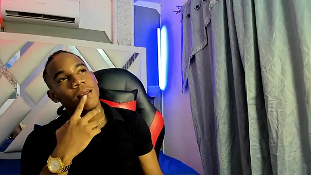 Snapshot of axel_silva4 chatting on May 5, 2026, 7:33 pm axel silva4 online show from May 5, 2026, 7:33 pm