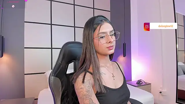 Snapshot of dulce_glow_ chatting on May 20, 2026, 8:59 pm dulce glow online show from May 20, 2026, 8:59 pm