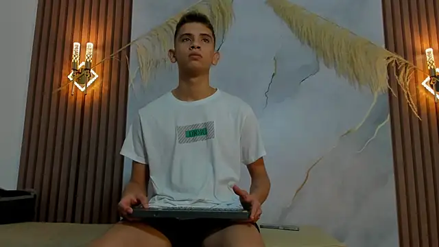 Ethanhot os online show from April 28, 2026, 6:57 pm