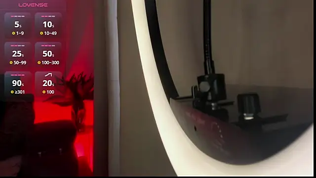 Snapshot of ross_lee chatting on April 7, 2026, 9:37 pm ross lee online show from April 7, 2026, 9:37 pm