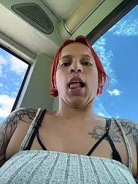 Snapshot of Mia_0-4 chatting on June 11, 2026, 5:44 pm Mia 0-4 online show from June 11, 2026, 5:44 pm