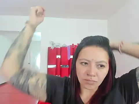 Snapshot of scarlett_red_1 chatting on May 18, 2026, 4:35 pm scarlett red 1 online show from May 18, 2026, 4:35 pm