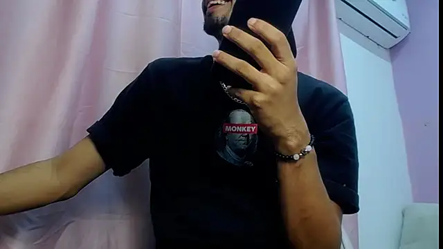 Snapshot of Amir_guy_ chatting on April 19, 2026, 6:10 pm Amir guy online show from April 19, 2026, 6:10 pm