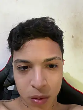 Snapshot of ZAndrew_Gold chatting on June 11, 2026, 2:53 am ZAndrew Gold online show from June 11, 2026, 2:53 am