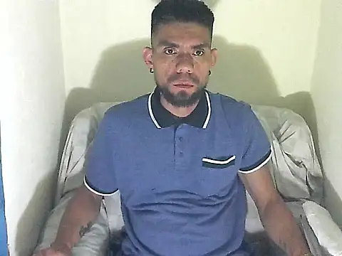 Snapshot of thomas2wood chatting on June 12, 2026, 3:05 am thomas2wood online show from June 12, 2026, 3:05 am