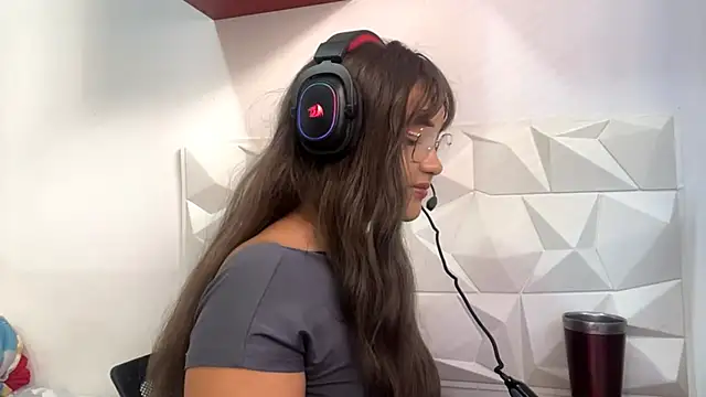 Snapshot of IsisValentine chatting on April 10, 2026, 4:01 pm IsisValentine online show from April 10, 2026, 4:01 pm