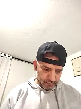 Snapshot of Senkoreman_hard chatting on April 16, 2026, 2:56 am Senkoreman hard online show from April 16, 2026, 2:56 am