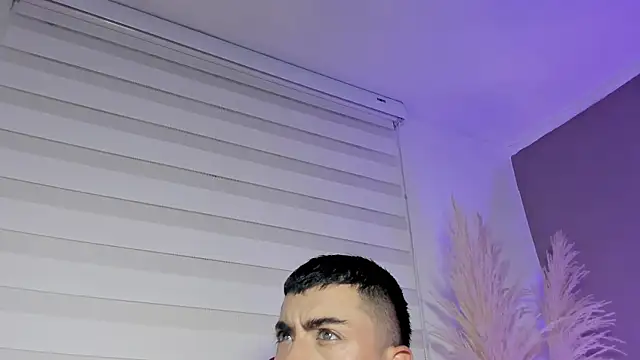 Snapshot of Alexander_Diazz chatting on May 15, 2026, 12:12 pm Alexander Diazz online show from May 15, 2026, 12:12 pm