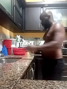 Salchichon18 online show from April 11, 2026, 4:11 pm