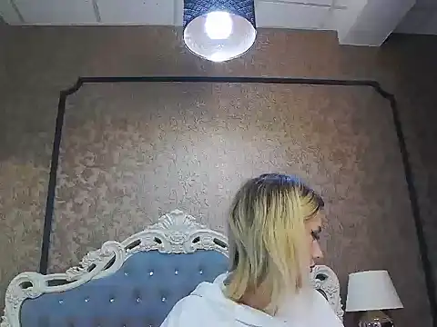 Snapshot of Ivy_Quin chatting on April 15, 2026, 3:24 am Ivy Quin online show from April 15, 2026, 3:24 am