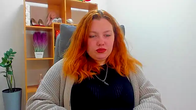 Snapshot of Aillia-Rous chatting on May 3, 2026, 6:19 am Aillia-Rous online show from May 3, 2026, 6:19 am