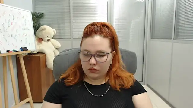 Snapshot of Aillia-Rous chatting on June 23, 2026, 6:33 am Aillia-Rous online show from June 23, 2026, 6:33 am
