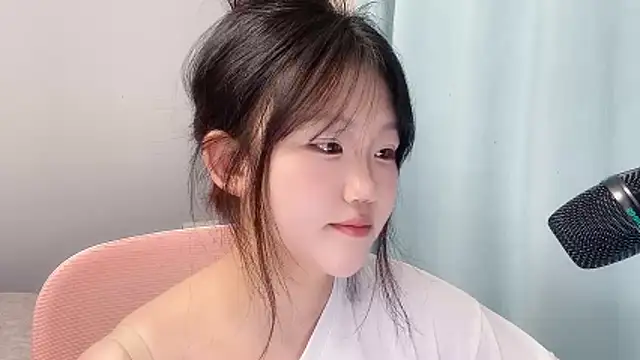 Lilababy00 online show from April 21, 2026, 2:56 pm
