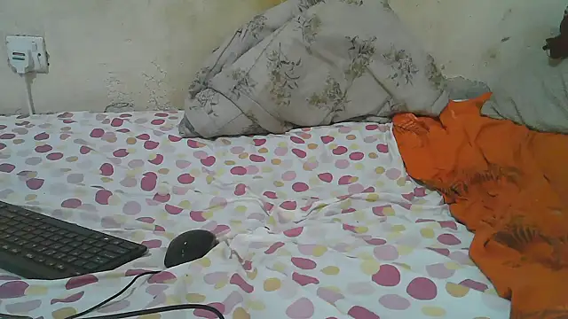 issabelaluna online show from April 29, 2026, 5:41 pm