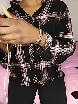 MsCutie online show from April 9, 2026, 7:58 am