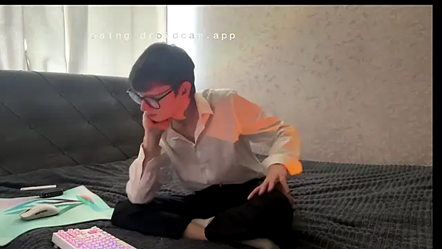 dalvos online show from April 13, 2026, 7:25 am