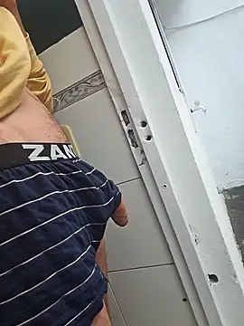 lucasanal20 online show from May 6, 2026, 11:15 am