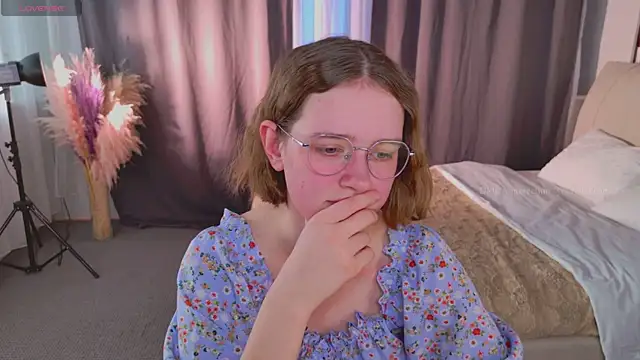 Snapshot of FreeHarmony_ chatting on April 9, 2026, 3:28 pm FreeHarmony online show from April 9, 2026, 3:28 pm