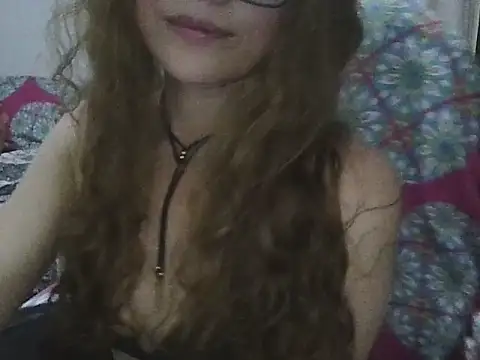 Snapshot of Lannah__ chatting on April 28, 2026, 2:27 am Lannah online show from April 28, 2026, 2:27 am