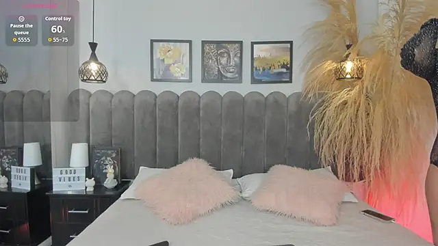Victoria  lee online show from May 8, 2026, 3:23 am