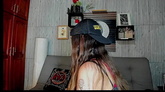 Alucarda666 online show from July 1, 2026, 8:52 pm