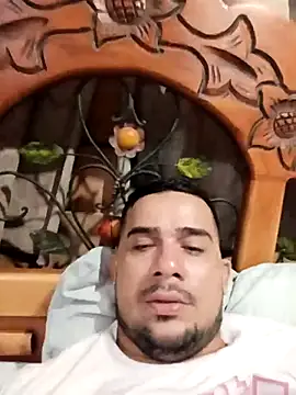 franDuxxx online show from April 12, 2026, 12:43 pm