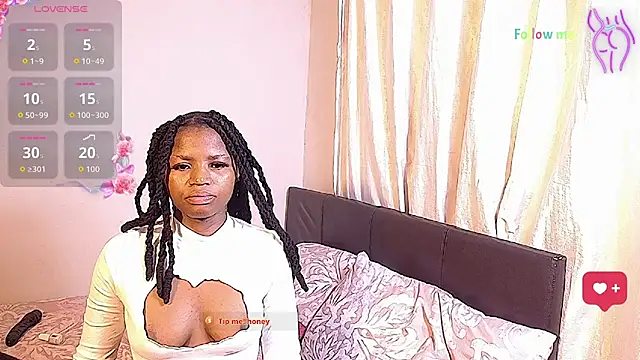 Snapshot of CocoaBelle chatting on April 11, 2026, 5:39 pm CocoaBelle online show from April 11, 2026, 5:39 pm