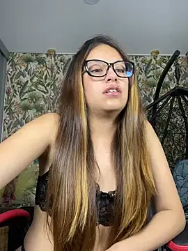 Snapshot of Ambar_Zaf chatting on May 5, 2026, 1:02 am Ambar Zaf online show from May 5, 2026, 1:02 am