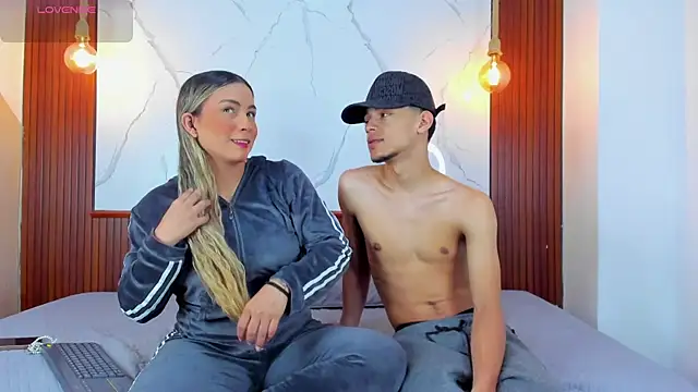 Eroticxcouple online show from April 28, 2026, 4:34 pm