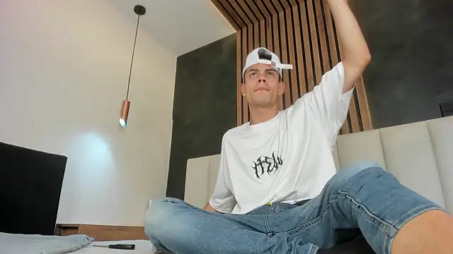 RomeoBoselli   online show from April 12, 2026, 11:48 am