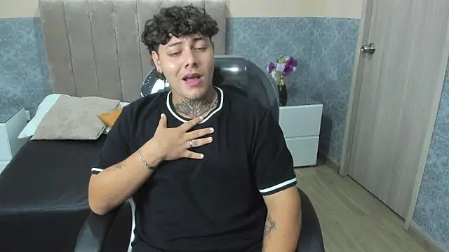 Snapshot of DAMON_SALVATTORE chatting on April 9, 2026, 4:01 am DAMON SALVATTORE online show from April 9, 2026, 4:01 am