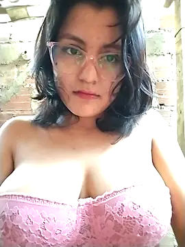 Snapshot of sienna_elara chatting on April 23, 2026, 10:58 am sienna elara online show from April 23, 2026, 10:58 am