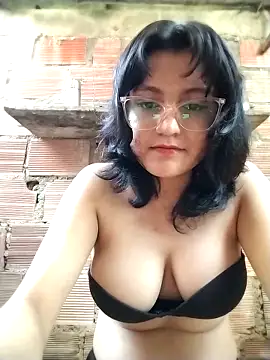 Snapshot of sienna_elara chatting on April 26, 2026, 11:08 am sienna elara online show from April 26, 2026, 11:08 am