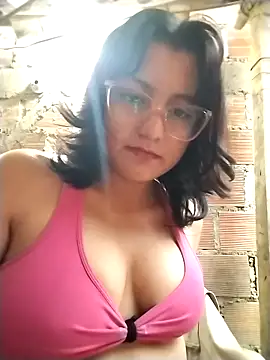 Snapshot of sienna_elara chatting on April 28, 2026, 10:53 am sienna elara online show from April 28, 2026, 10:53 am