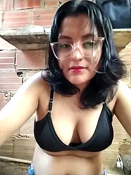 Snapshot of sienna_elara chatting on May 3, 2026, 10:54 am sienna elara online show from May 3, 2026, 10:54 am