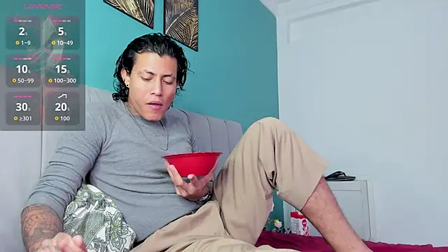 Snapshot of Damian_Romanoff chatting on April 17, 2026, 1:14 pm Damian Romanoff online show from April 17, 2026, 1:14 pm