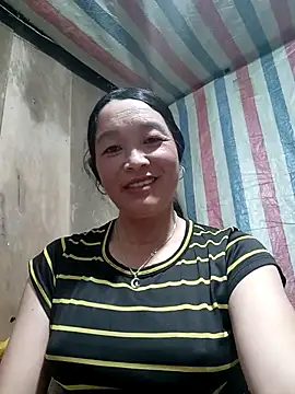 vanlucky2 online show from May 4, 2026, 11:28 am