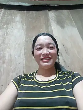 Snapshot of vanlucky2 chatting on July 5, 2026, 12:28 am vanlucky2 online show from July 5, 2026, 12:28 am