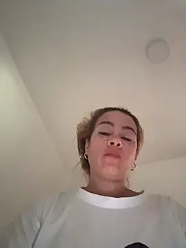 Snapshot of Natigoonzalez chatting on April 26, 2026, 1:20 pm Natigoonzalez online show from April 26, 2026, 1:20 pm