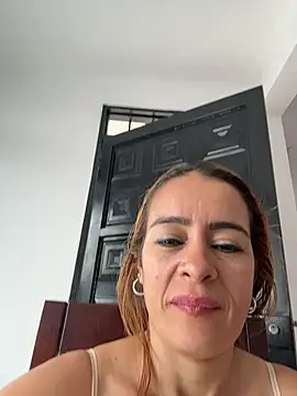 Snapshot of Natigoonzalez chatting on May 7, 2026, 3:06 pm Natigoonzalez online show from May 7, 2026, 3:06 pm